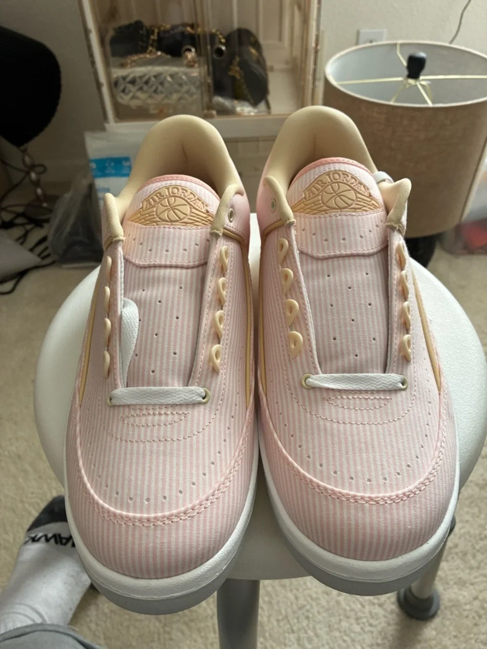 Brand New Jordan 2 Easter size 10